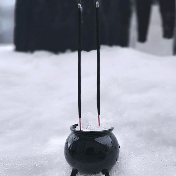 Killstar Mini Cauldron Incense Burner Black Ceramic - Picture 3 of 4